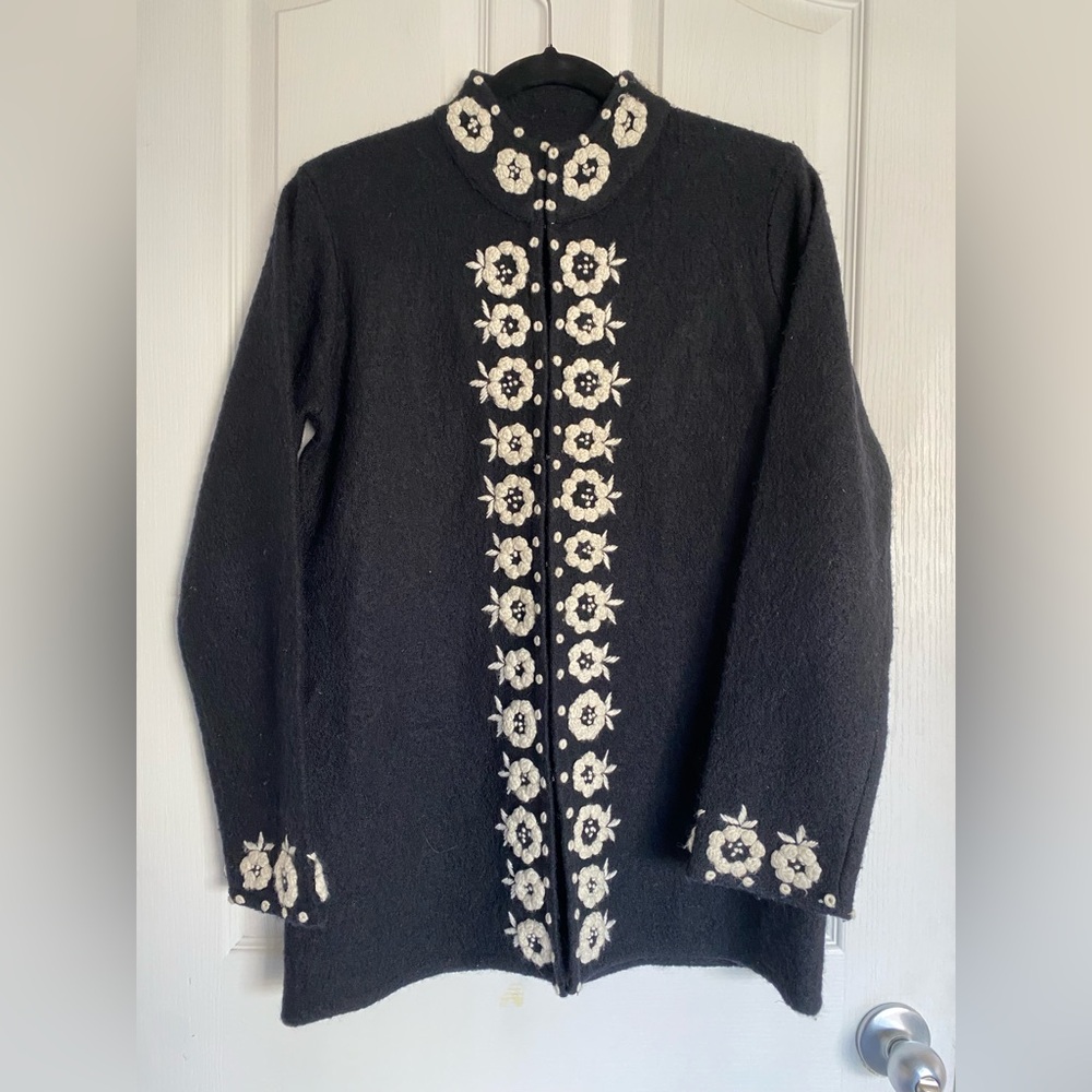 CAMBRIDGE DRY GOODS 100% Wool Cardigan Sweater Knit Floral Embroidered Small